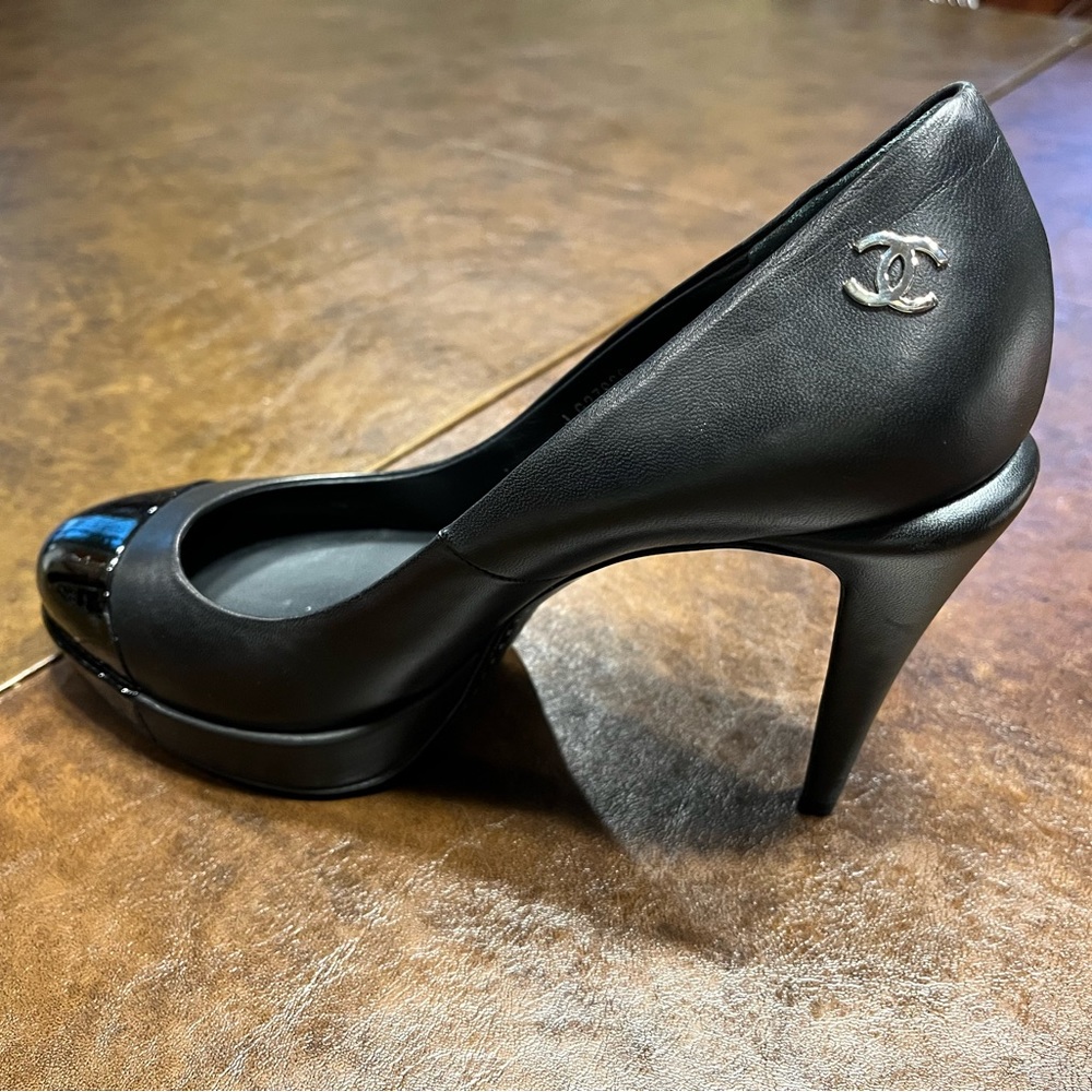Chanel Platform Pumps size 40
